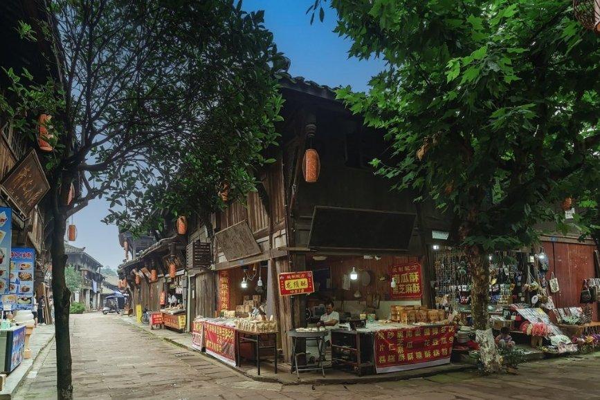 为躲避战乱，整个村子290多人“藏”在山洞，一住就是300多年